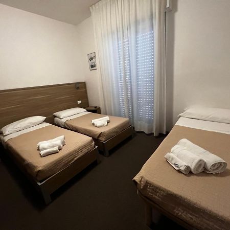 Hotel Trieste Riccione Luaran gambar