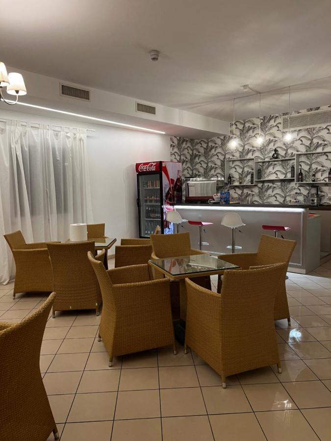 Hotel Trieste Riccione Luaran gambar
