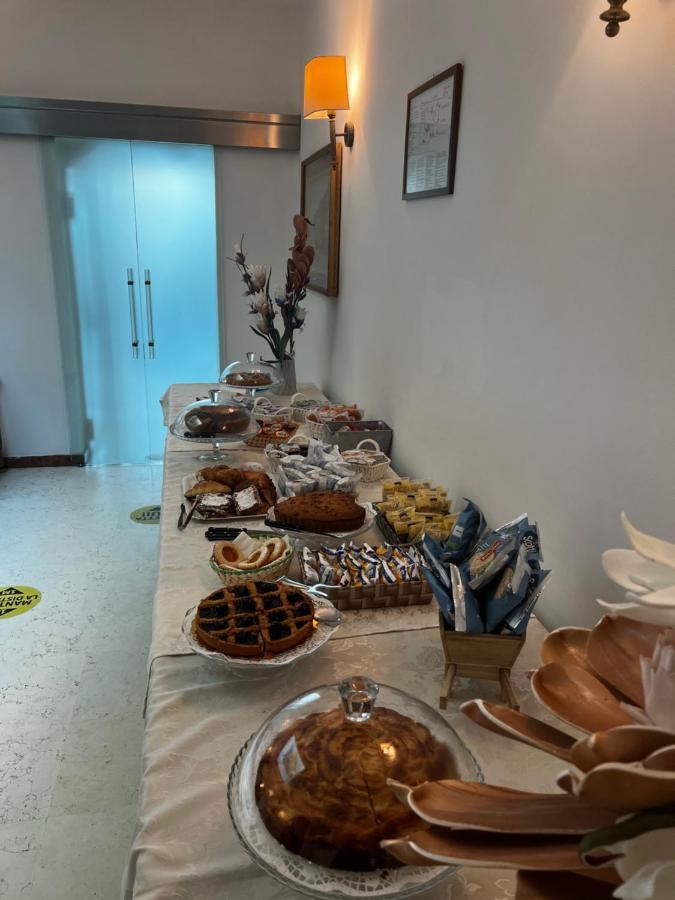 Hotel Trieste Riccione Luaran gambar