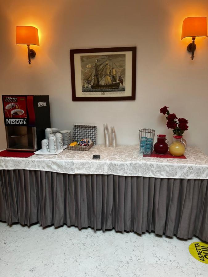 Hotel Trieste Riccione Luaran gambar