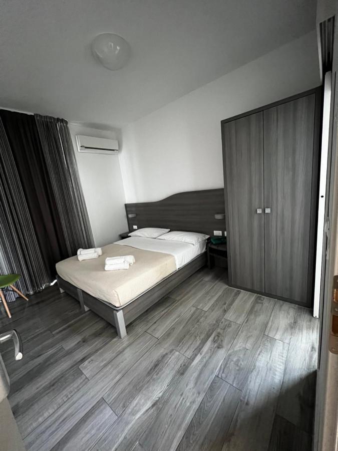 Hotel Trieste Riccione Luaran gambar