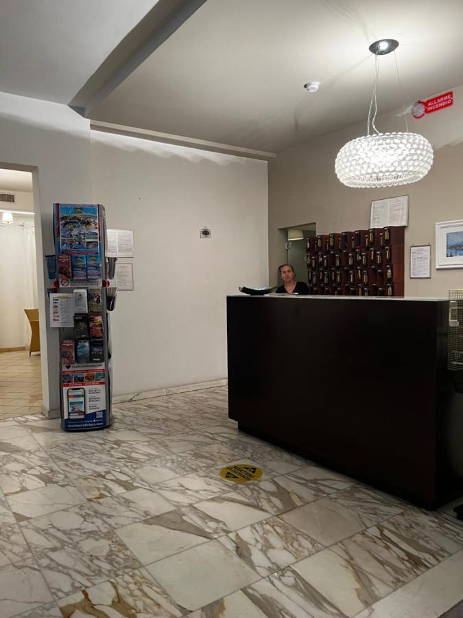 Hotel Trieste Riccione Luaran gambar