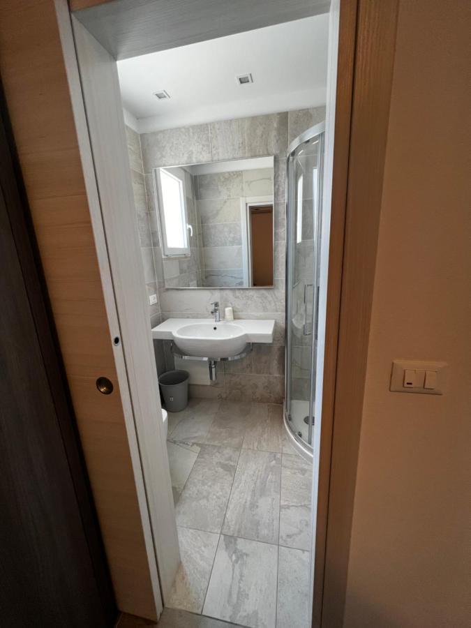 Hotel Trieste Riccione Luaran gambar