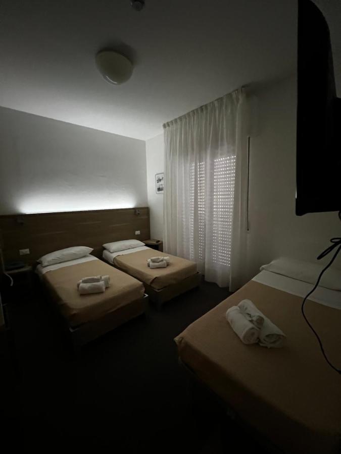 Hotel Trieste Riccione Luaran gambar