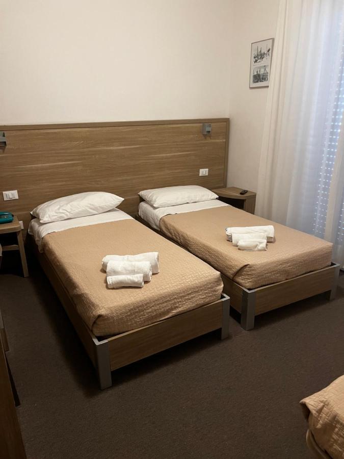 Hotel Trieste Riccione Luaran gambar