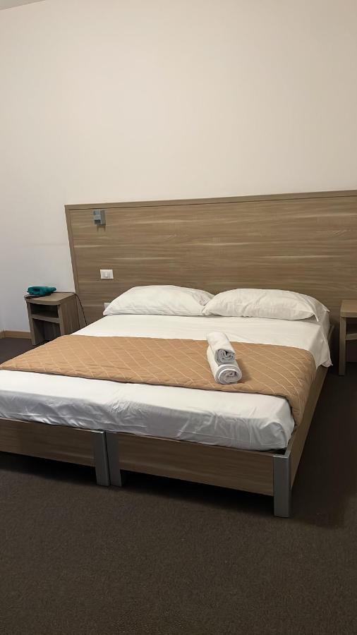 Hotel Trieste Riccione Luaran gambar