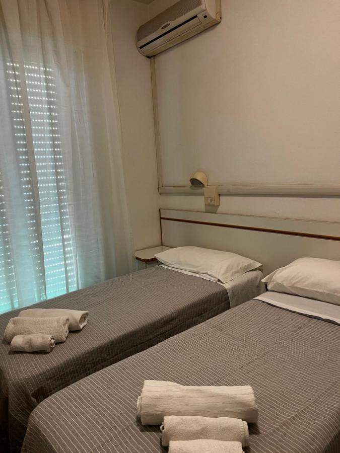 Hotel Trieste Riccione Luaran gambar
