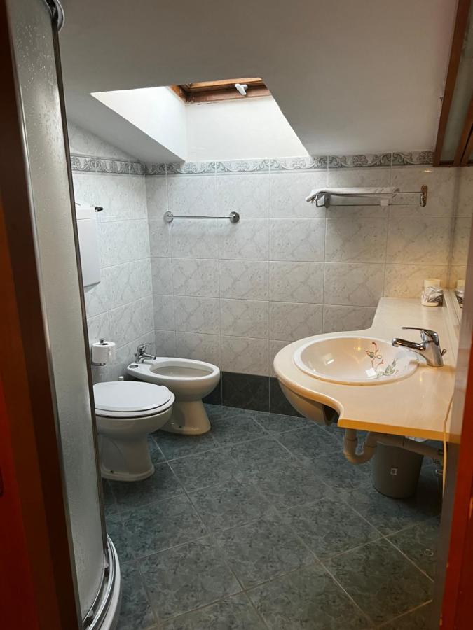 Hotel Trieste Riccione Luaran gambar