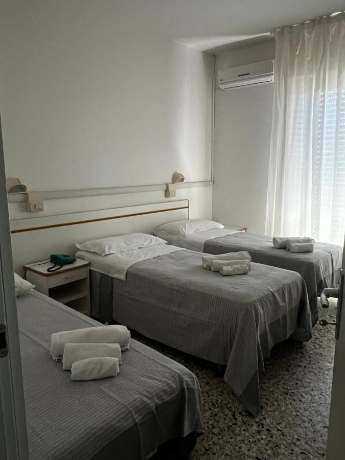 Hotel Trieste Riccione Luaran gambar