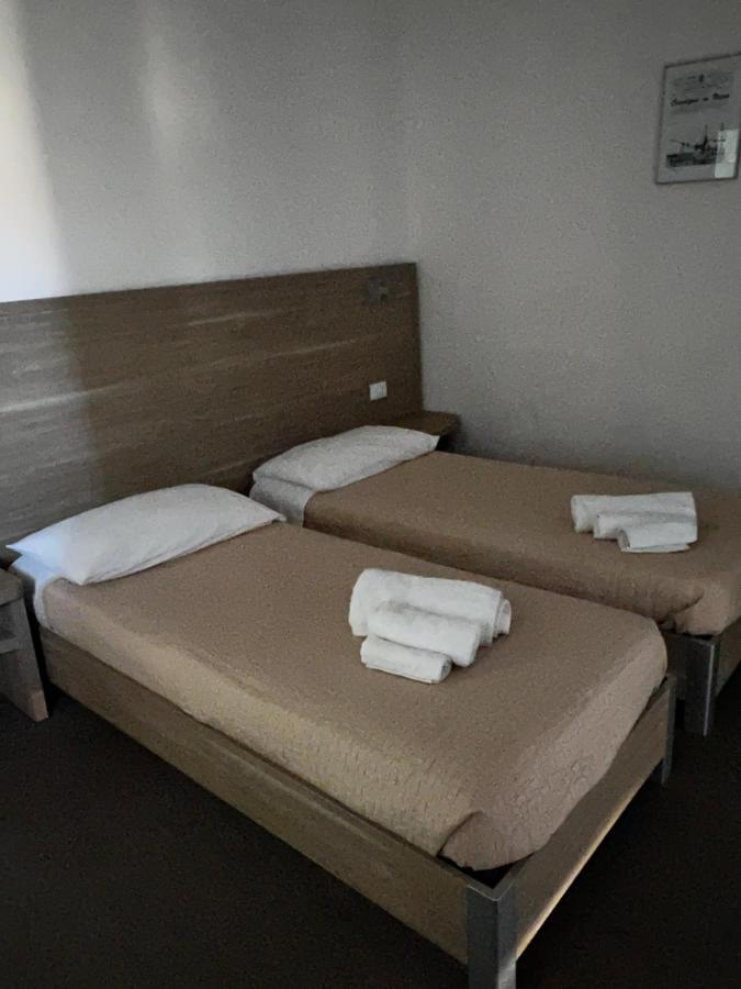Hotel Trieste Riccione Luaran gambar